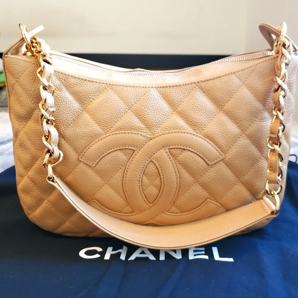 Chanel Timeless Quilted CC Caviar leather shoulder bag - Picture 3 of 16